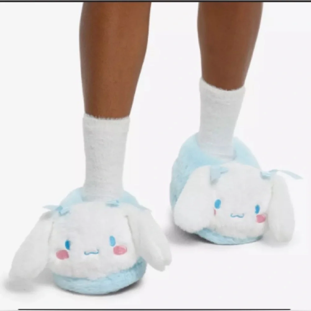 Sanrio Cinnamoroll Bow Plush Slippers - NWT - Picture 4 of 6